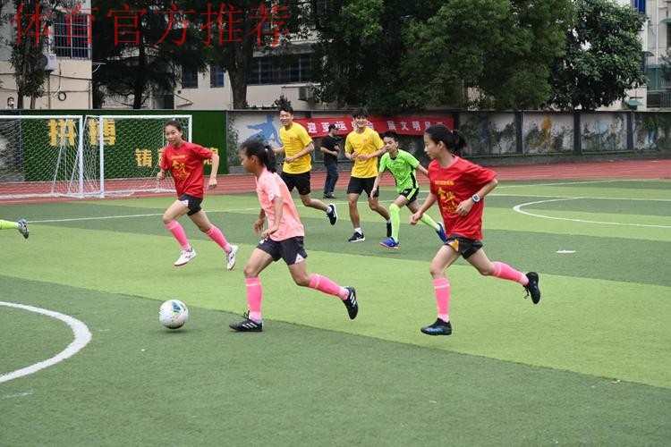 国家男足亚运队金华校园行 传承足球精神汇聚梦想 国家男足亚运队金华校园行 传承足球精神汇聚梦想