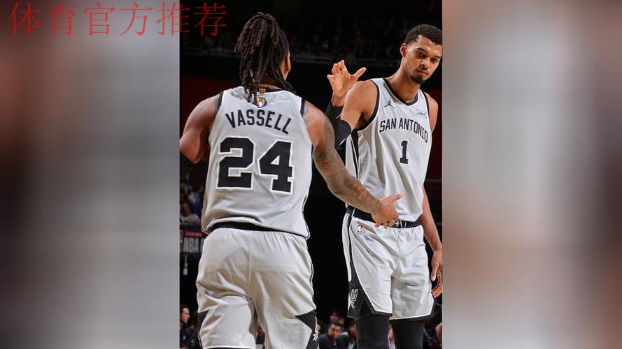 文班亚马复出22+9 马刺险胜雷霆晋级NBA杯决赛 文班亚马复出22+9 马刺险胜雷霆晋级NBA杯决赛